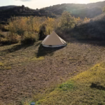 Tienda tipi en nuestro jardín